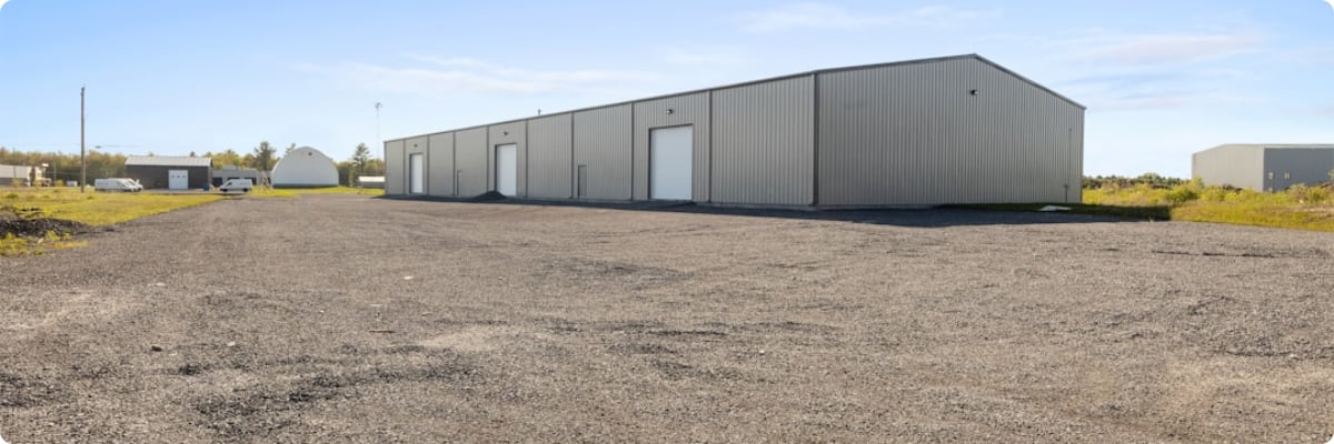 Bodega industrial prefabricada construida por Prefalego en Panamá